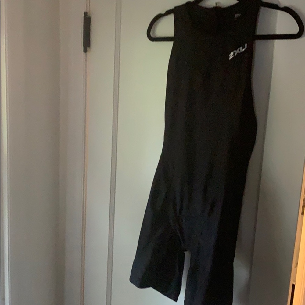 2XU women’s tri suit medium NWOT